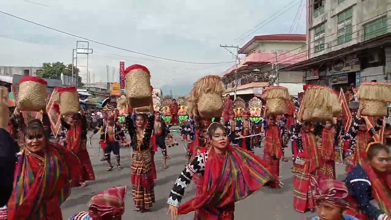 Landan entry street dancing F'lomlok Festival 2023 #flomlokfestival #blaandance #traditionaldance