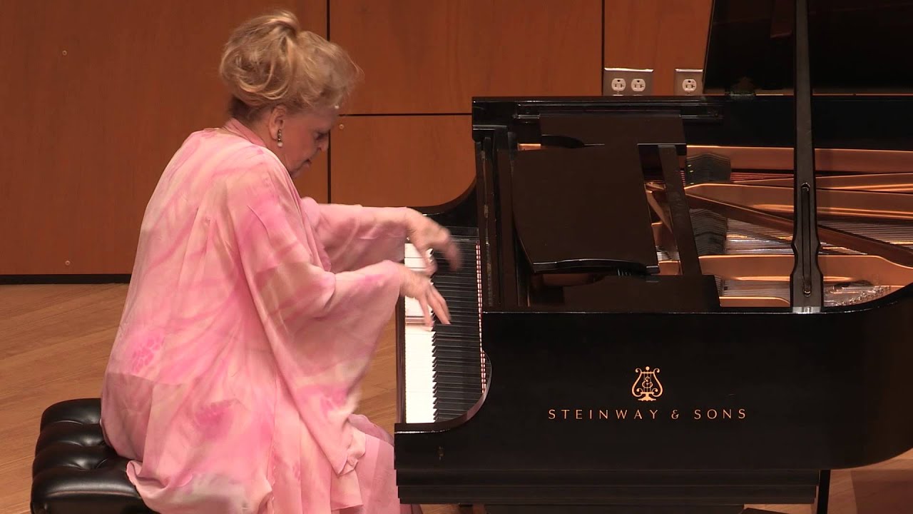 80-year-old pianist dazzles with amazing technical display