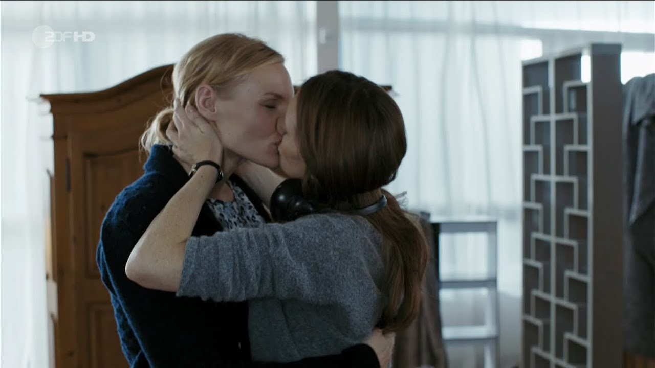 Love & Kisses 254 (Lesbian MV)