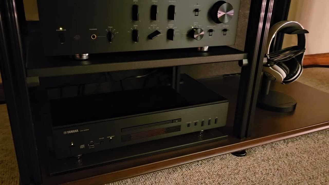 YAMAHA CD-S303 ..!  LATE NIGHT LISTENING...   !