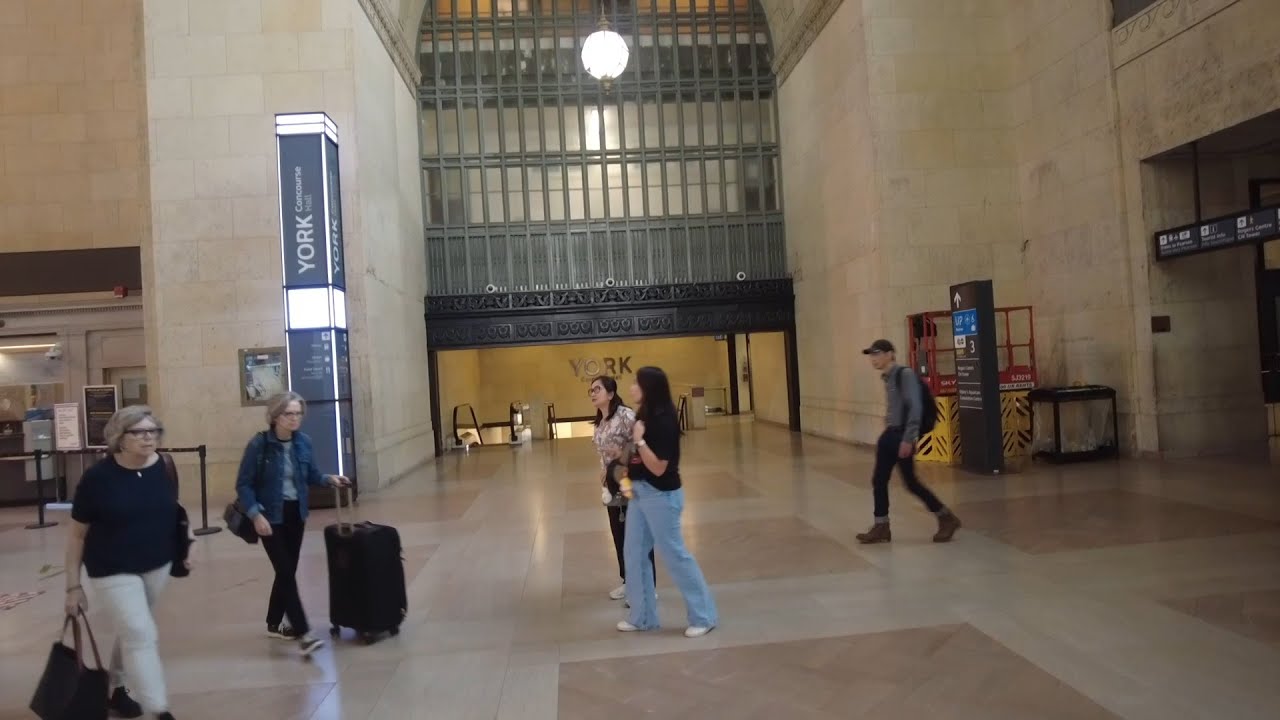 Walk in Tour of Toronto Union Station & Nearby Streets