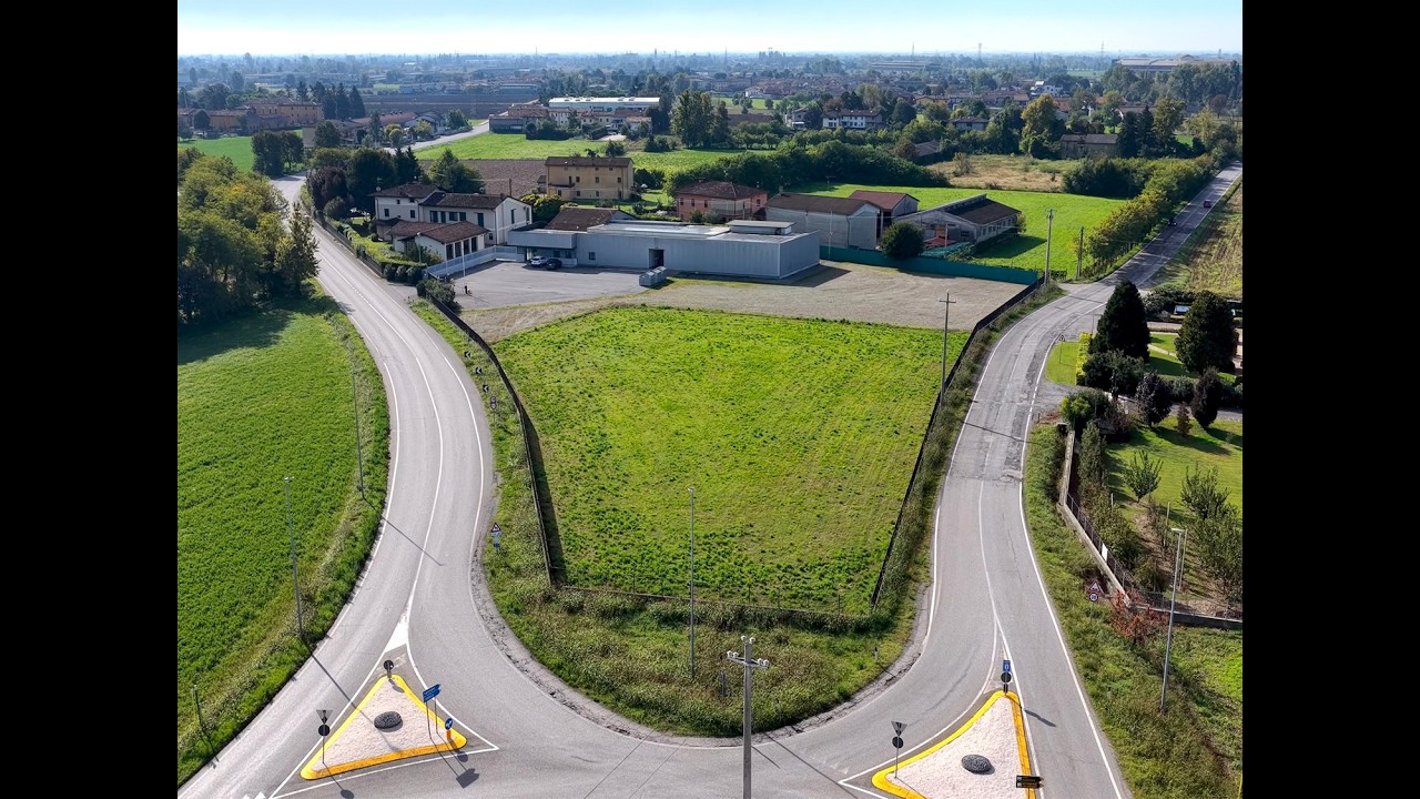 Periferia est Brescia capannone con terreno in vendita
