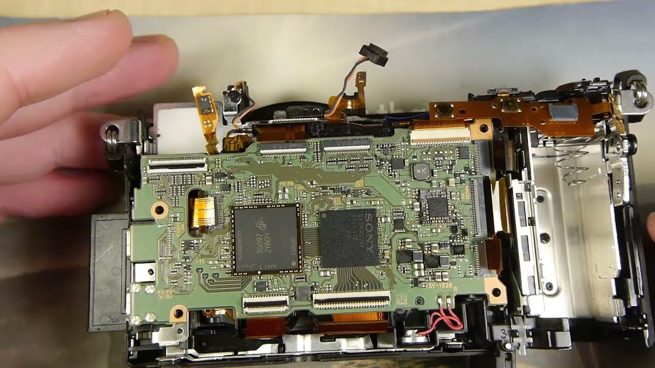Modding the Sony A6000 to a Full Spectrum for Thomas