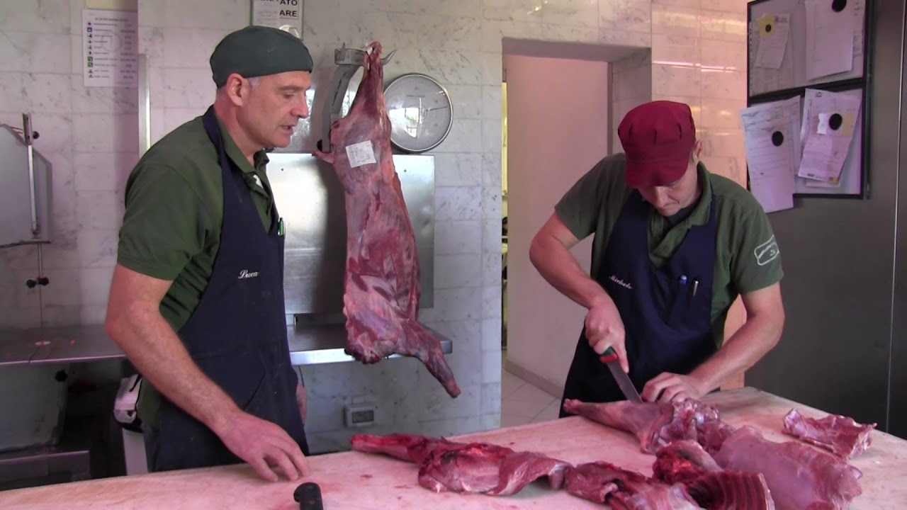 Il sezionamento del cinghiale