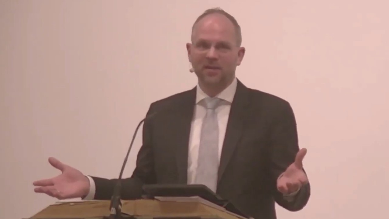 Wie fluistert er nu wat tegen je onder je dekbed?