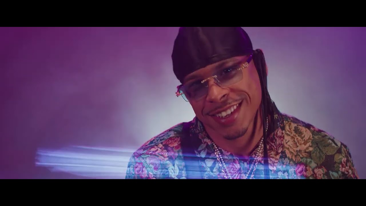 Maka & Jamby El Favo: Diferentes (Video Oficial) Somos polos opuestos