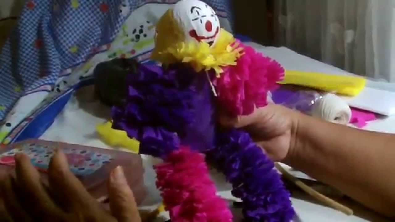 Dulcero payaso con papel creepe