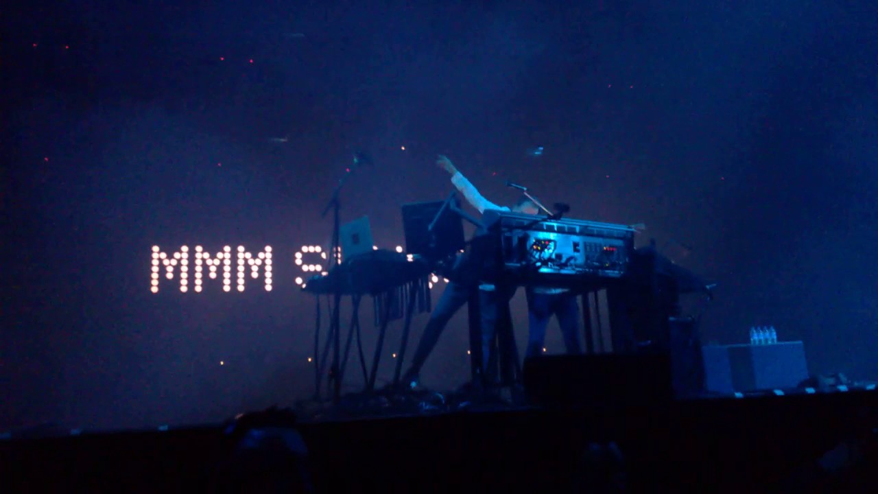 Underworld - MMM....Skyscraper I Love You - Live At Alexandra Palace 03/17/17