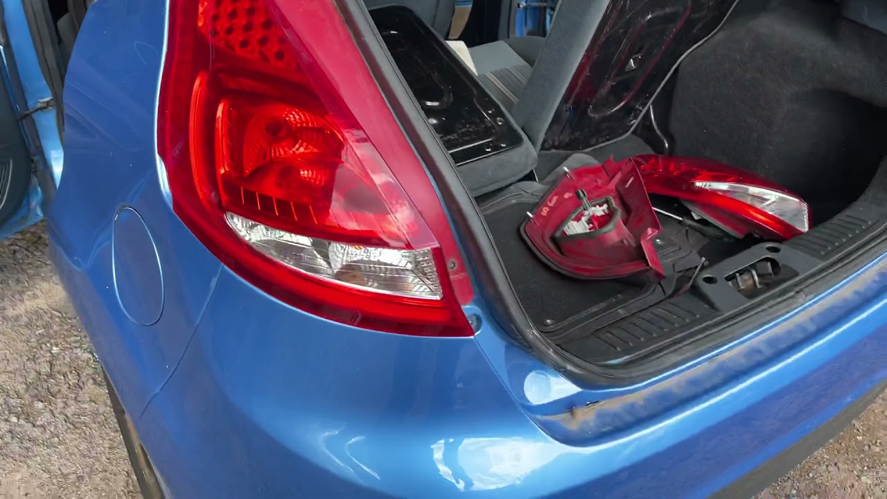 How to change rear brake light for Ford Fiesta 2009 on