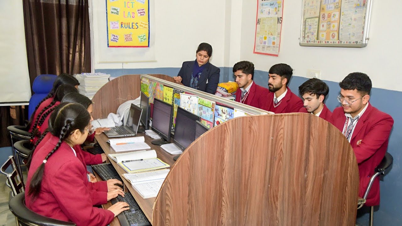 BL Central Public Sr. Sec. School, Kunihar ICT  Lab Facilities.