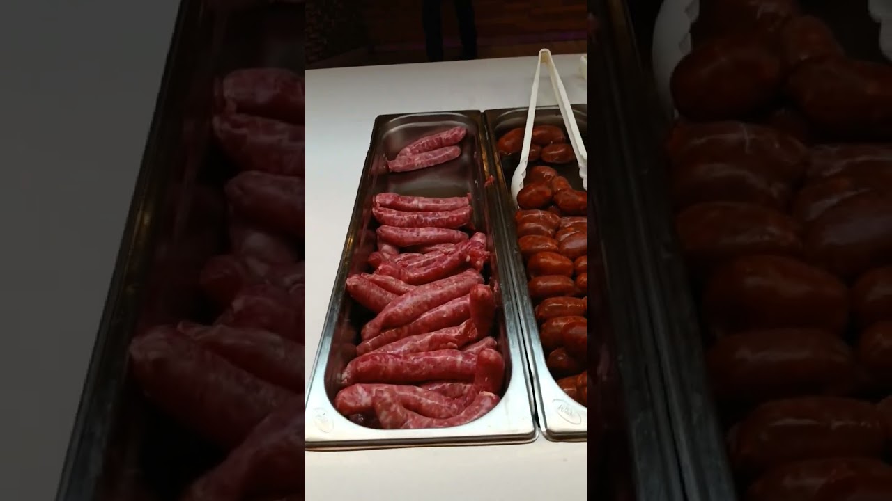cenando en el buffet más grande de valencia en el centro comercial Bonaire en el reino asador