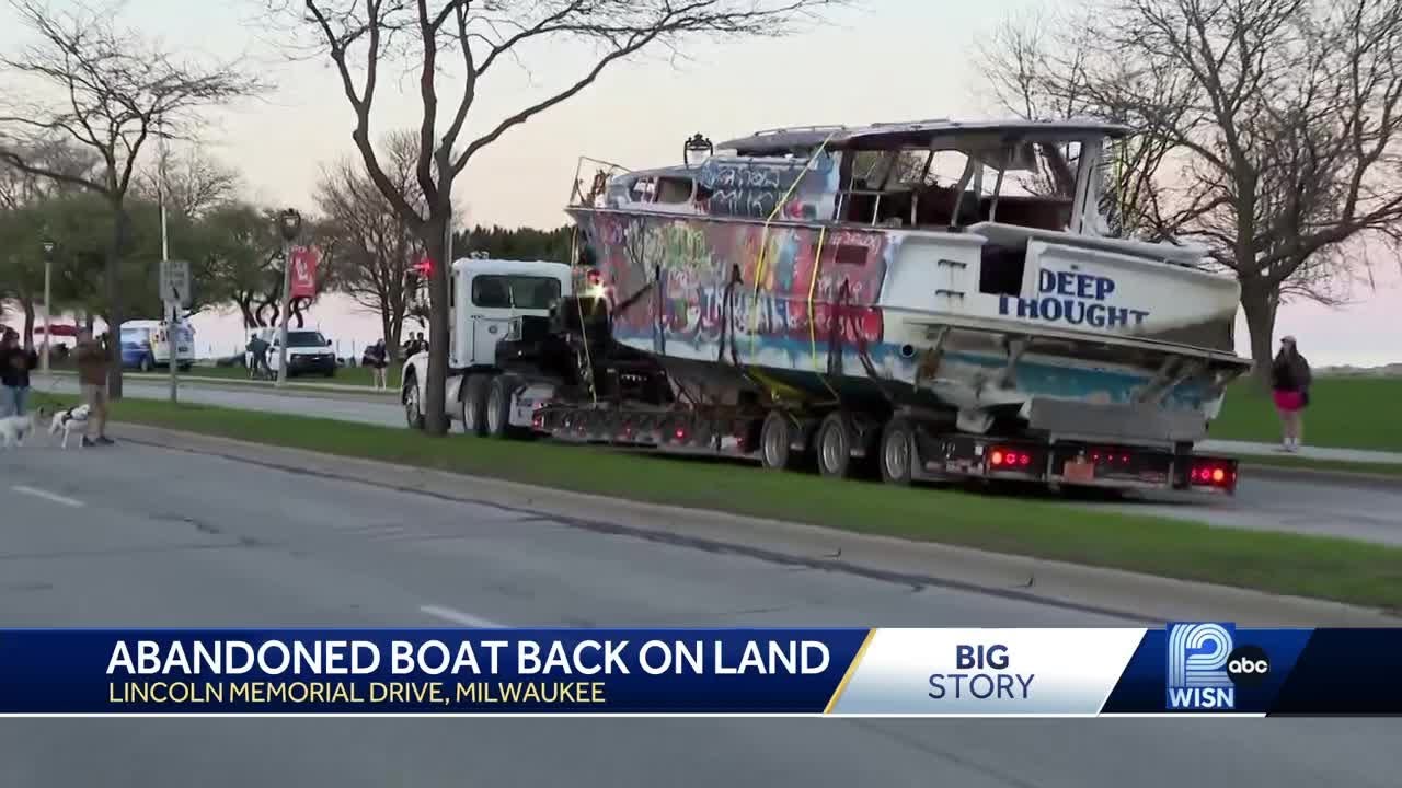 Boat abandoned along Milwaukee's lakefront finally removed