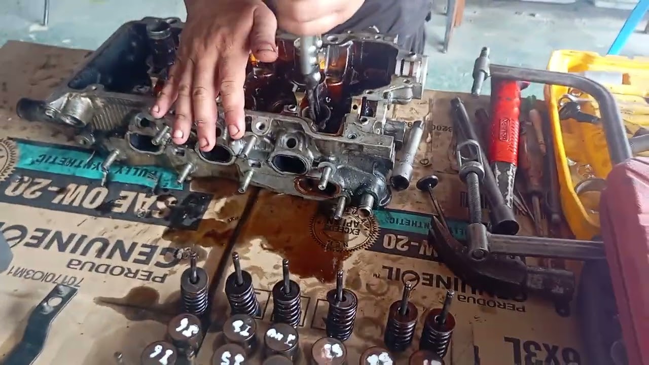 Perodua Myvi 1.0 part3 : sekarang proses buka valve seal kawan2 mari kita tengok keadaan nya