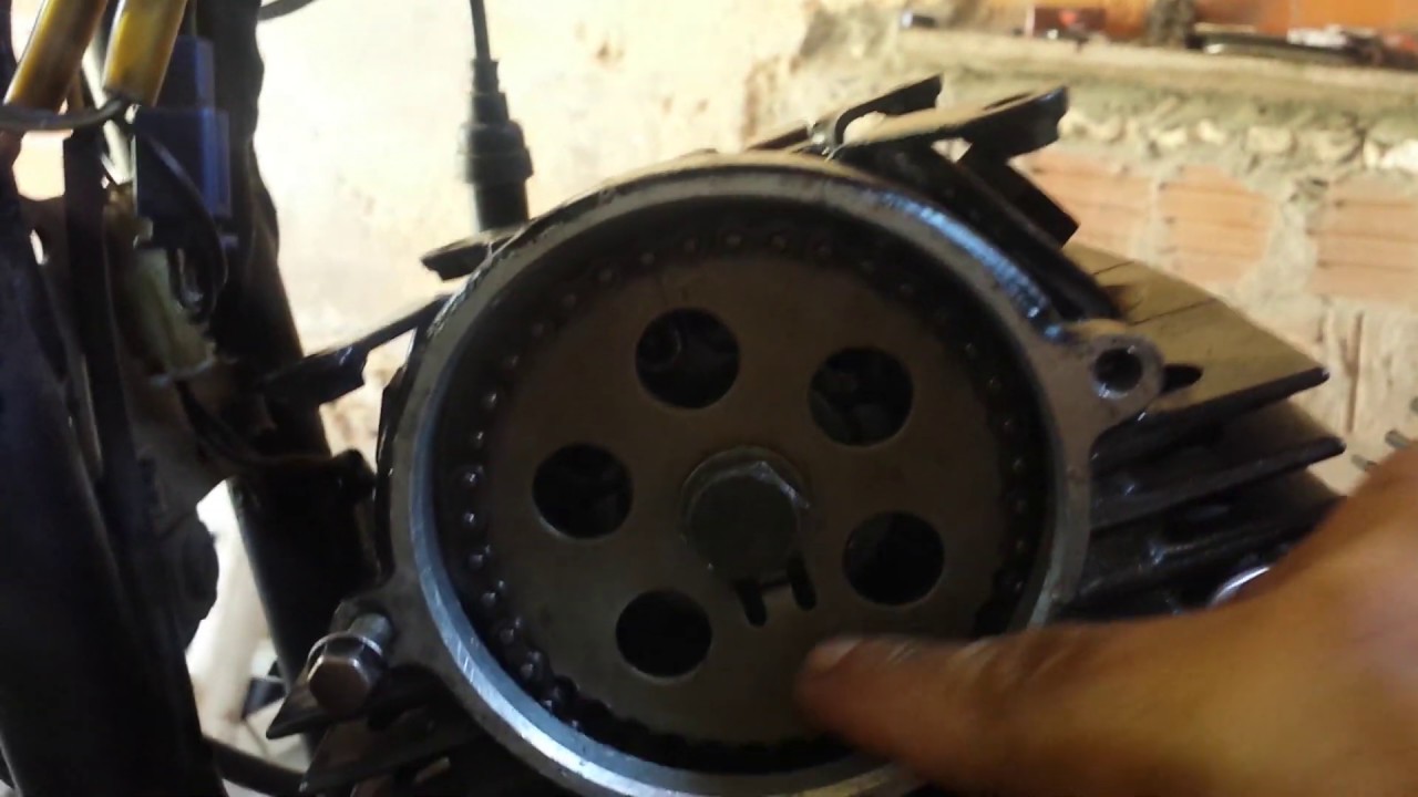 Colocando motor Virago 250 no ponto.