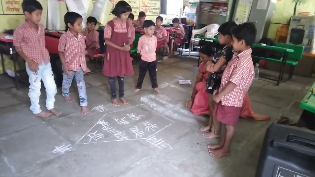 खेळातुन वाक्य लेखन शिकूया | मुले नक्की वाक्य बनवतील. 