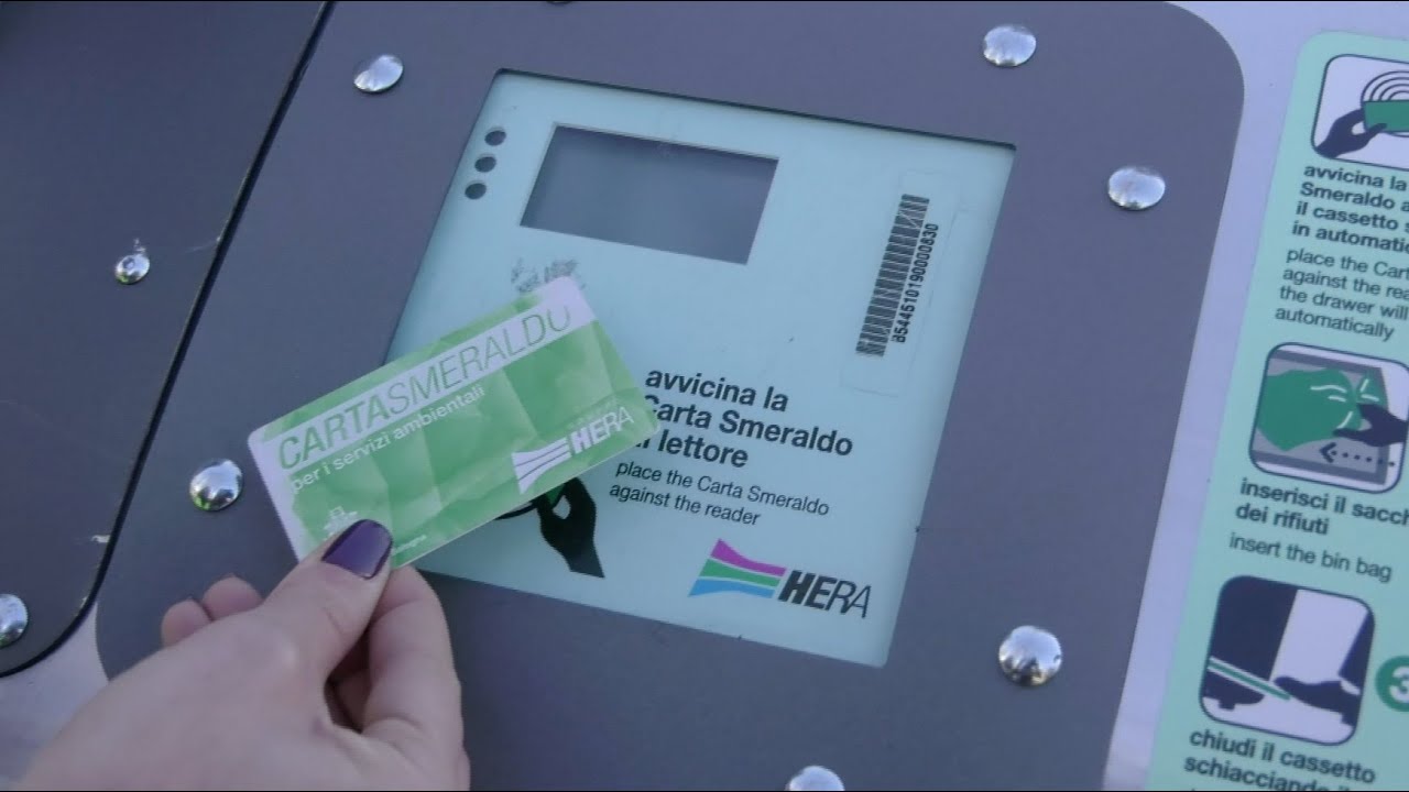 La Carta Smeraldo e il cassonetto per l'indifferenziato