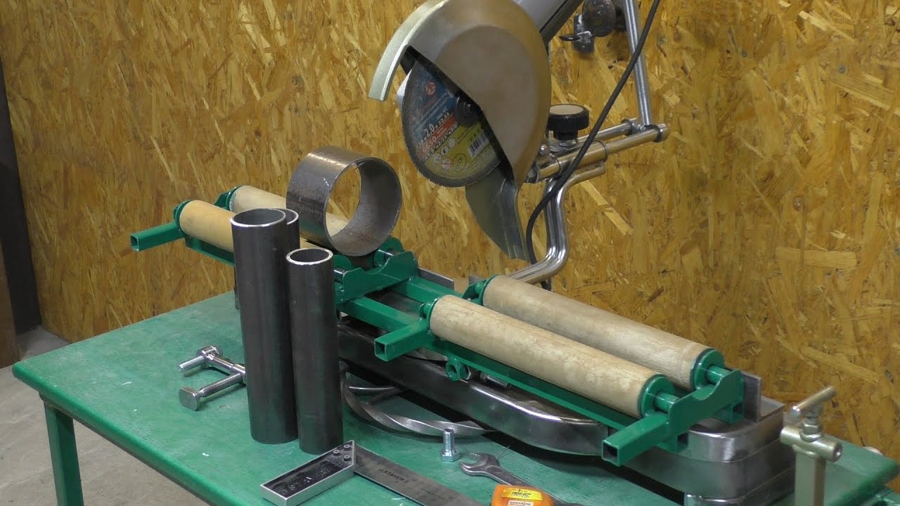 Самое простое приспособление. Режем всё круглое легко, быстро и ровно, как на токарном станке.