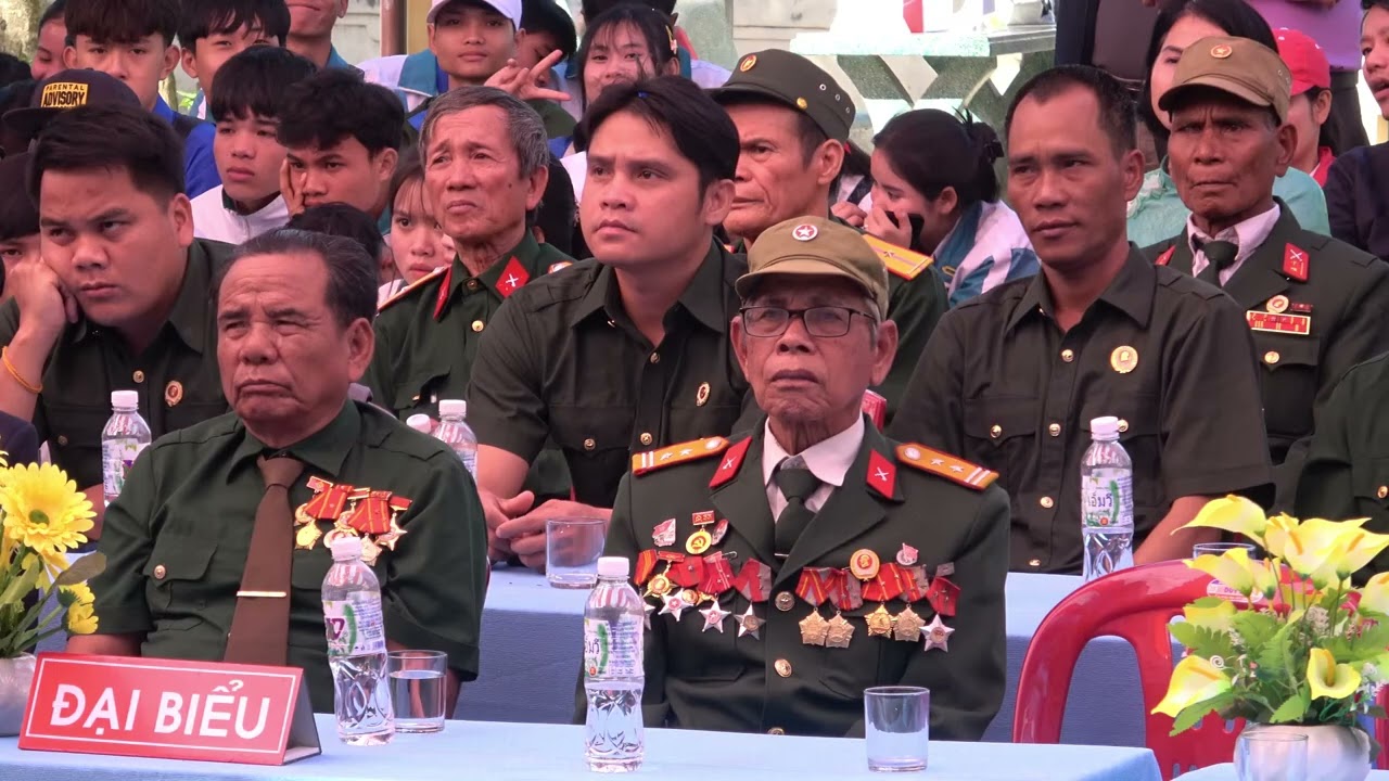 Đoàn trường THPT A Túc   phóng sự buổi chiếu phim Mưa đỏ