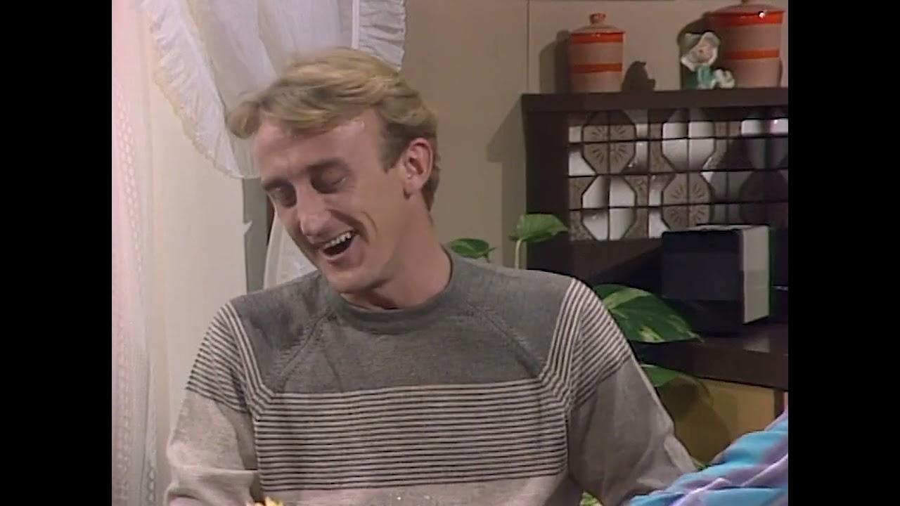 Kingswood Country: Ted Bullpitt Meets the Loan Arranger [HQ]