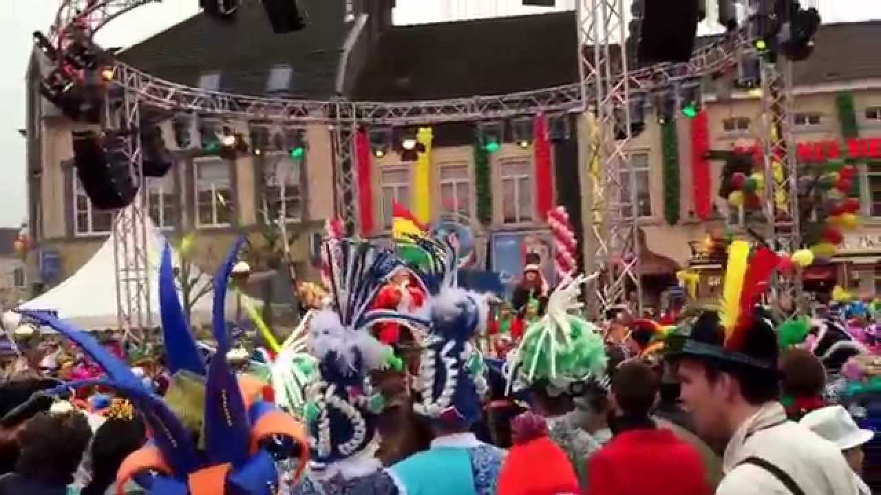 Korte sfeerimpressie van De Groe&euml;te Gulpener Vastelaovesfinale op de markt in #Gulpen #GGVF