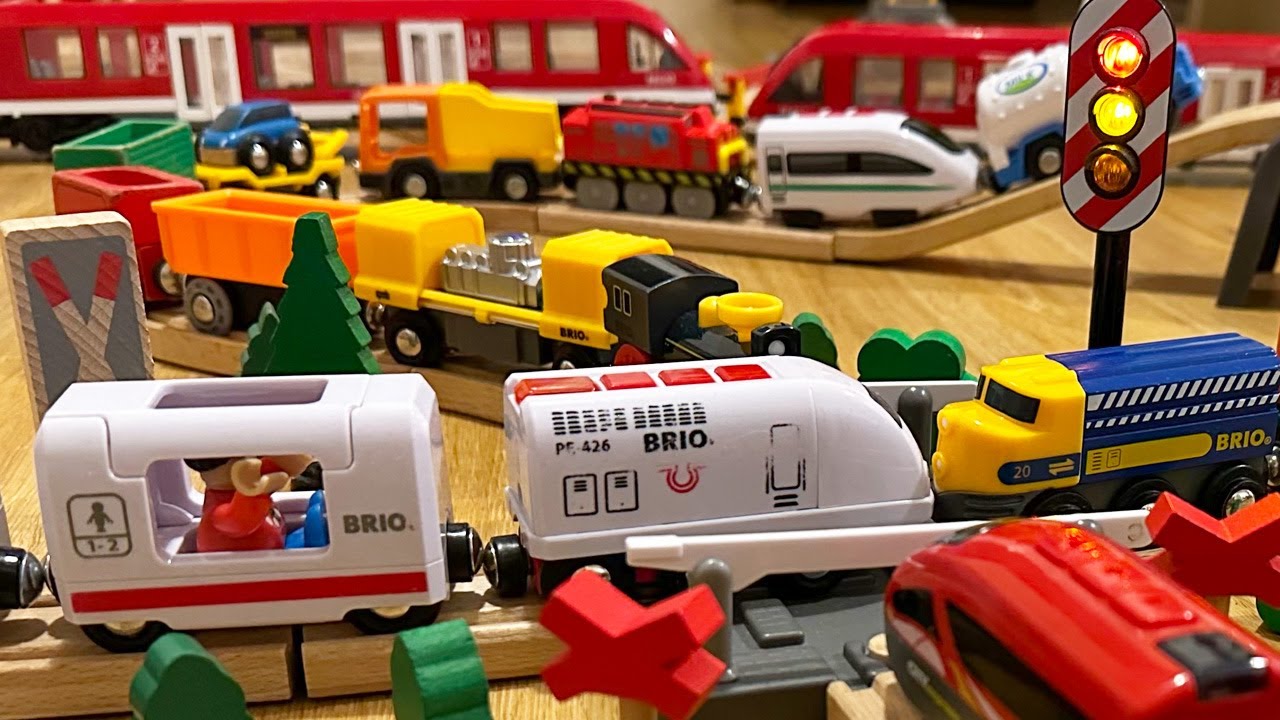Zug verliert seine Fracht | Brio Spielzeug aus Holz für Kinder – Echtzeit Spielfolge