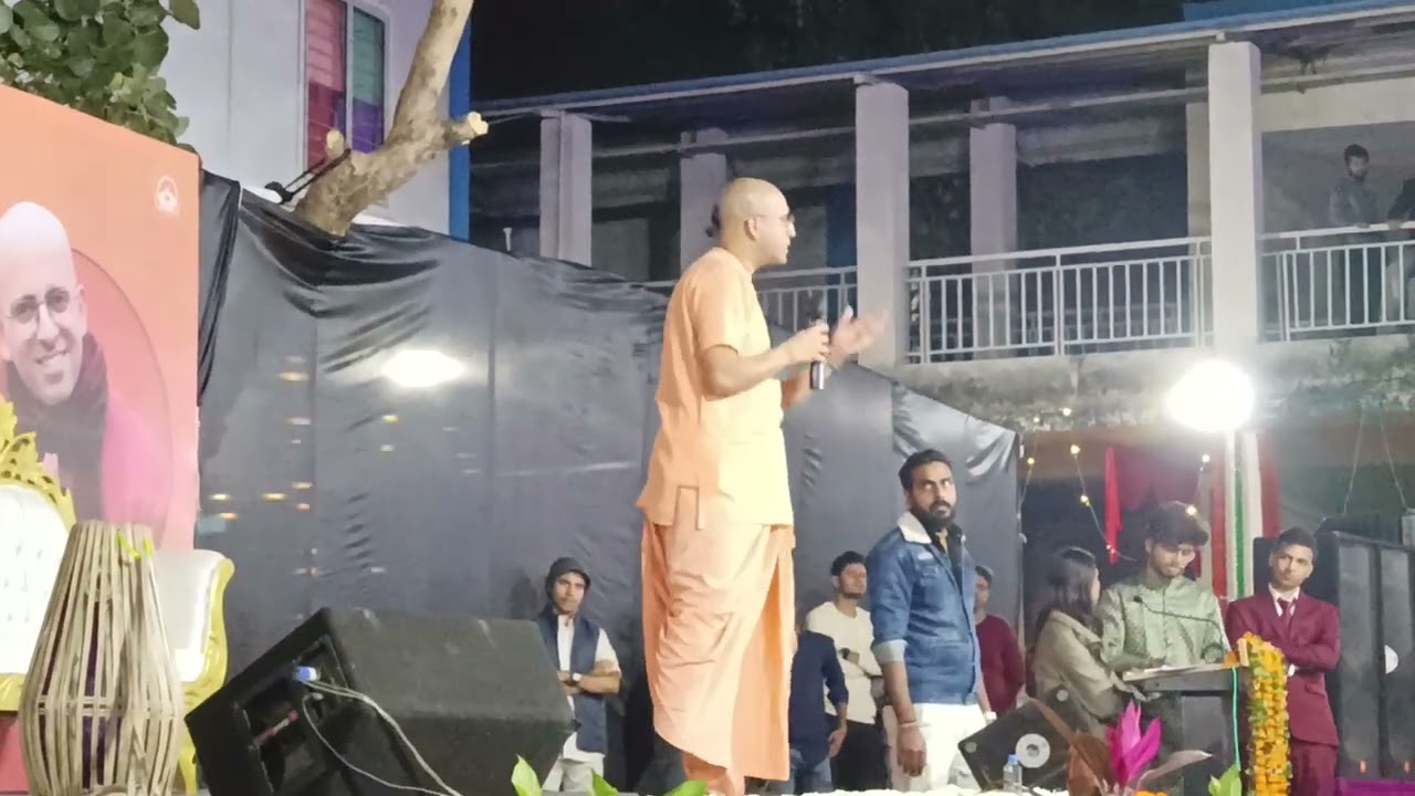 Hot Debate 🔥 With Amogh Lila Prabhu @MANIT Bhopal | Q&A #amoghliladas #amoghlilaprabhu #myashraya