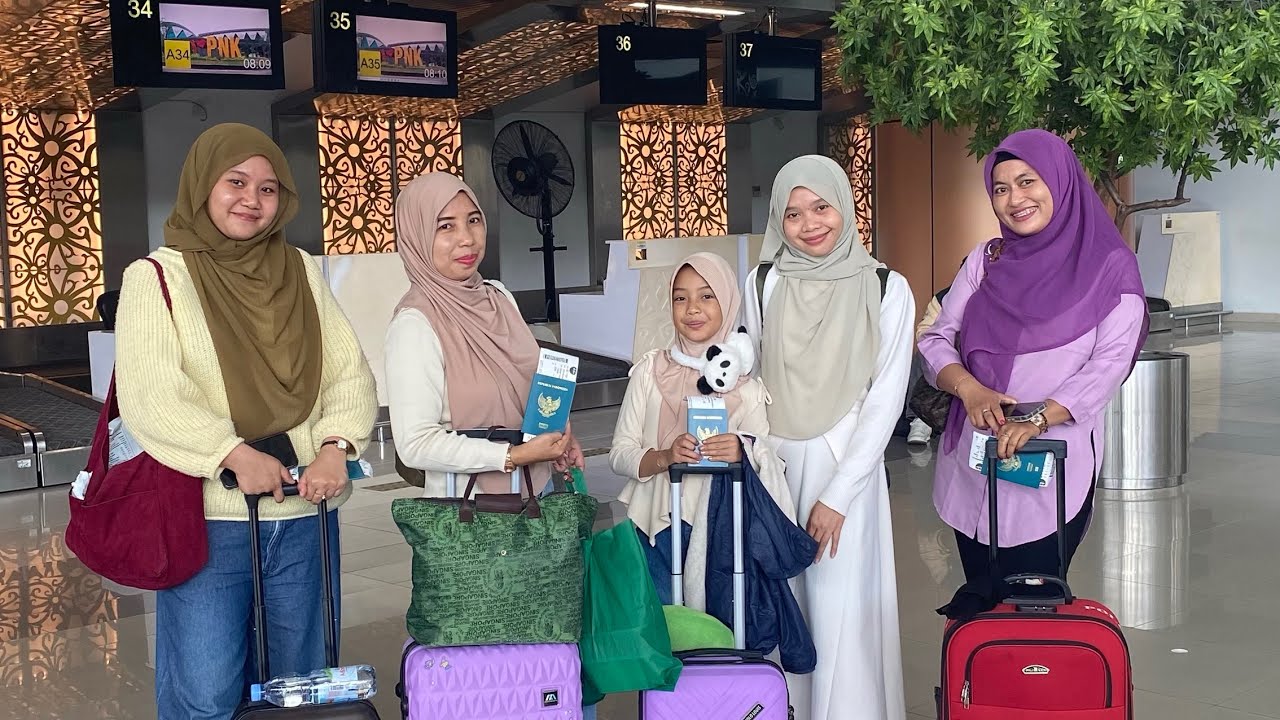 4 Days 3 Nights Trip Pontianak Singapore Kuala Lumpur with colleagues 