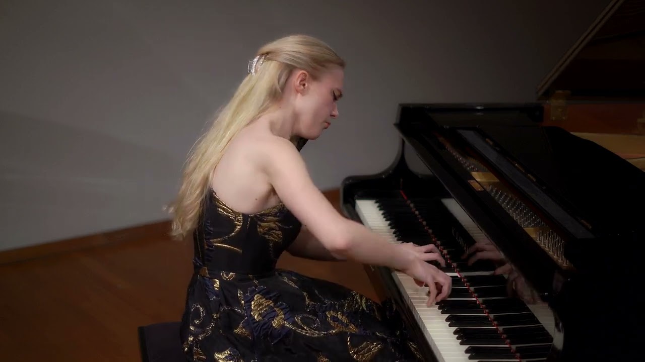 Bach Prelude & Fugue in F-sharp minor BWV 883 Mia Pečnik
