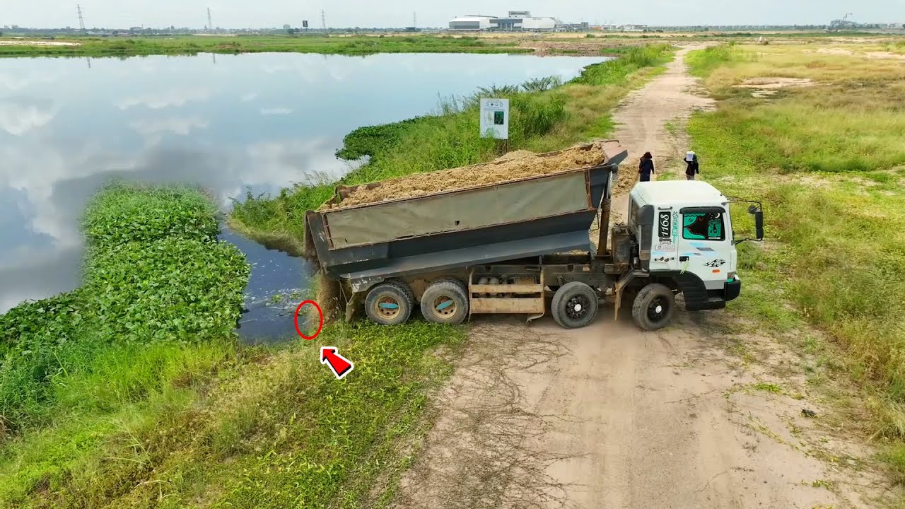 Be Watchful Start Landfill Project!. Using Dump Truck 25.5Ton with Skill Dozer Pushing Stone Soil!