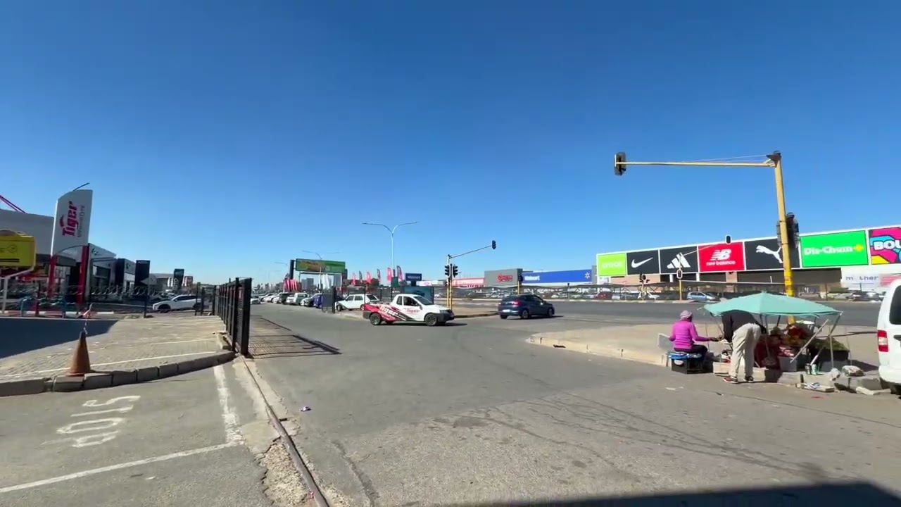 1200m2 Showroom to let in Boksburg