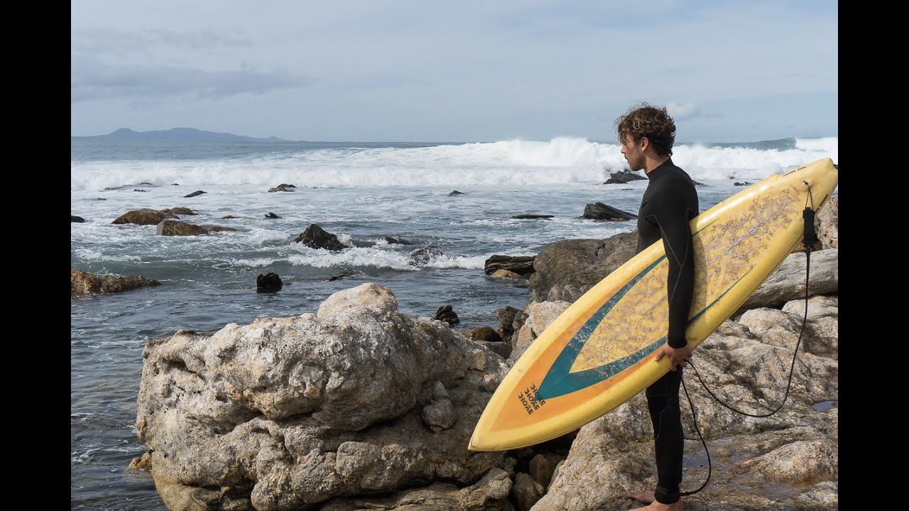 SOLO SURFING REMOTE AUSTRALIA