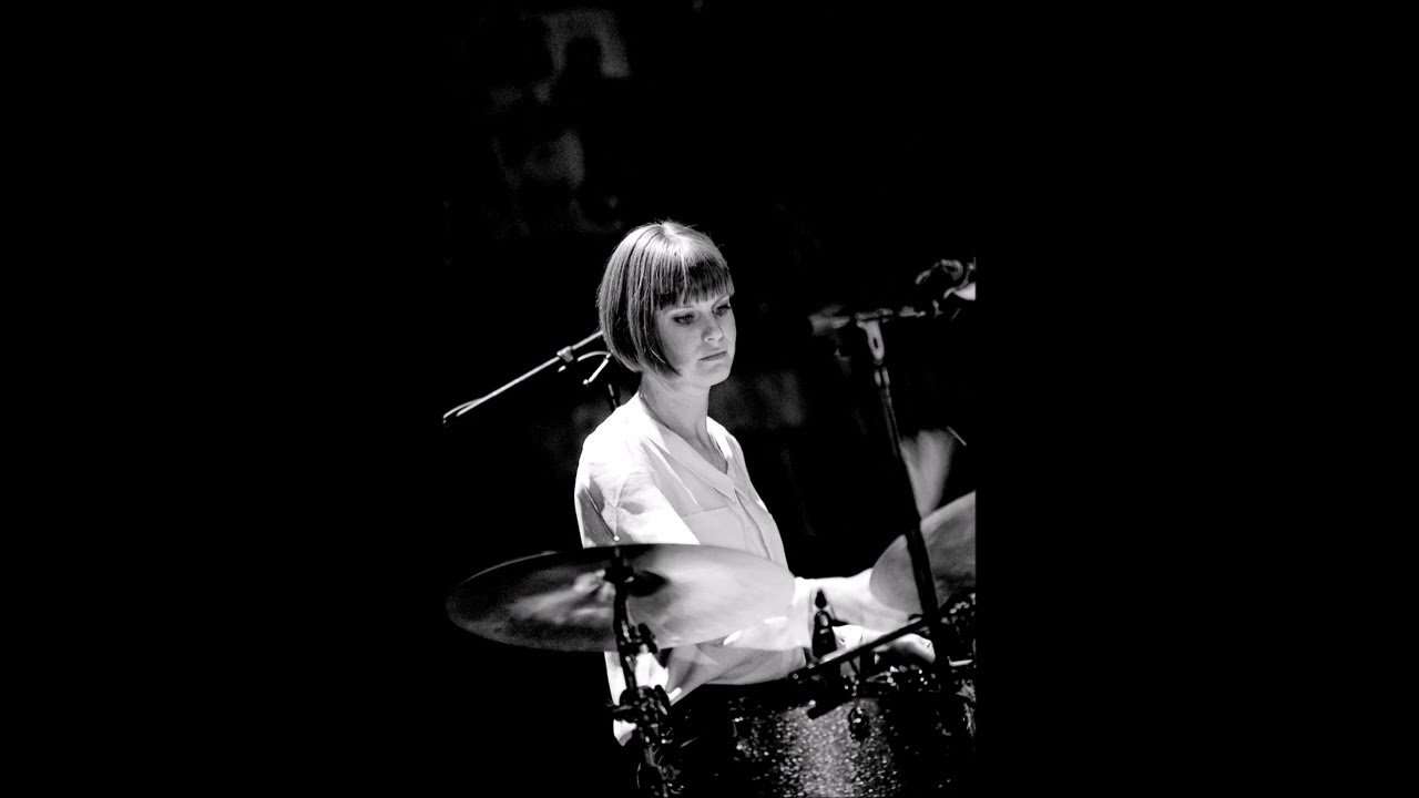 Isolde Lasoen featuring Eric Melaerts & Jean Blaute - Laisse Tomber Les Filles [live]