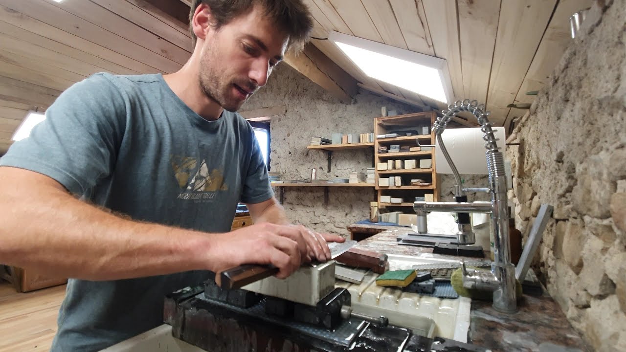 How to do some maintenance on your knife ?