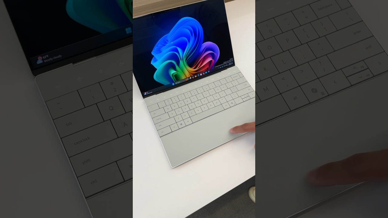 DELL XPS 13 Plus has a Tandem OLED Display! 