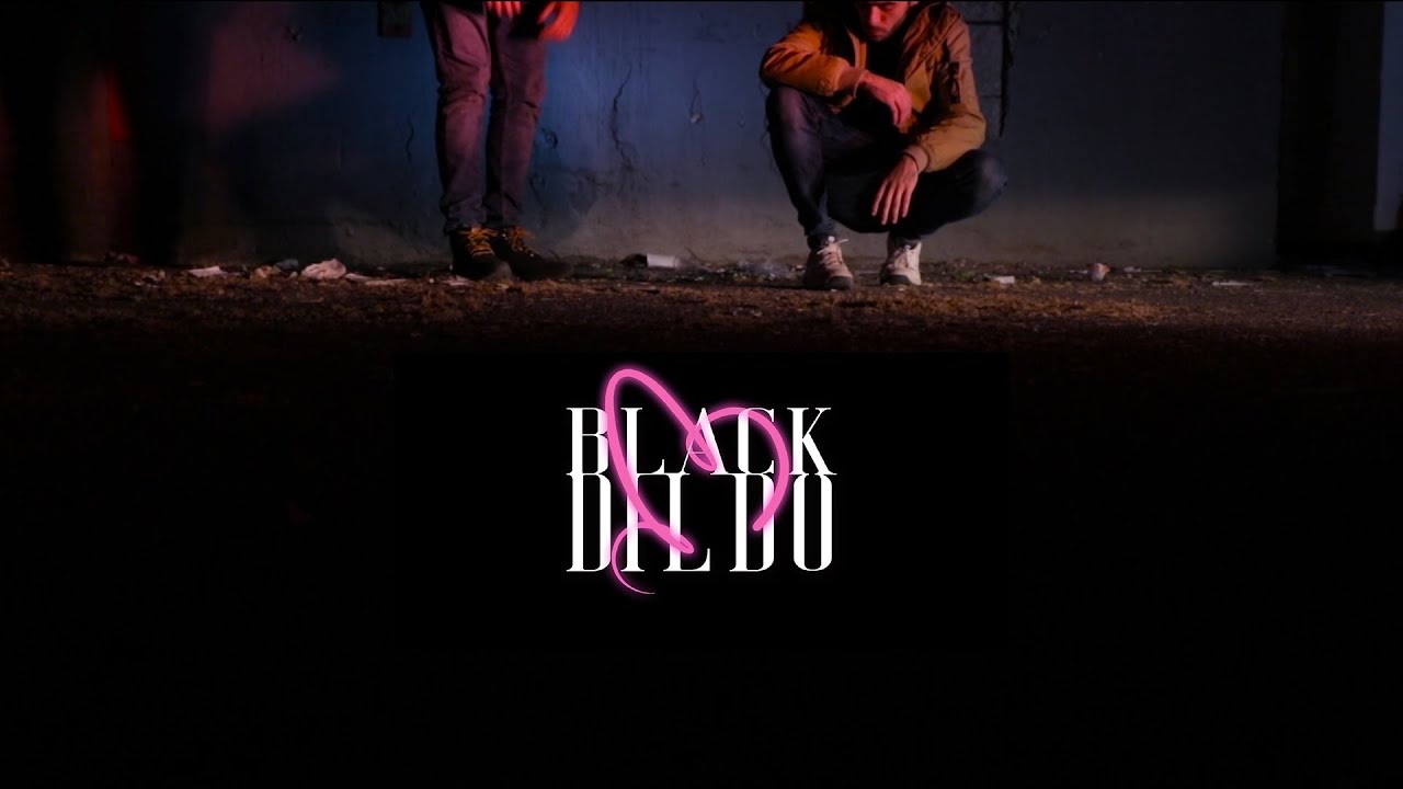 BLACK DILDO -  CAE (V&Iacute;DEO OFICIAL)