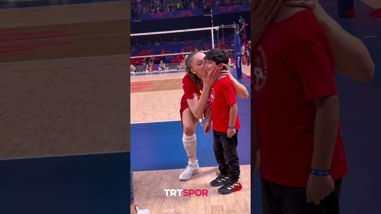 Zehra G&uuml;neş ve minik hayranı. 😍 #TRTSporDijital #shorts