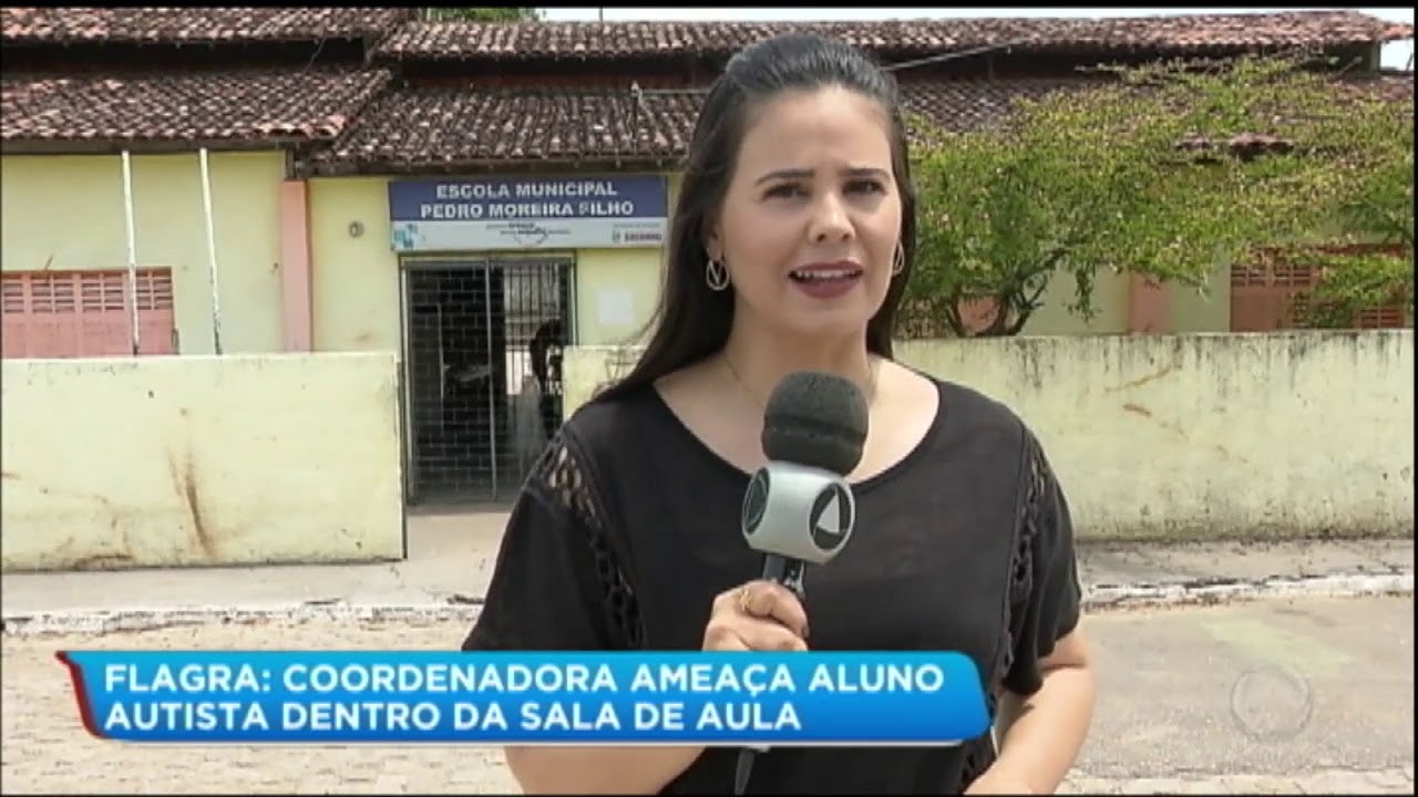 Coordenadora de escola grita com autista