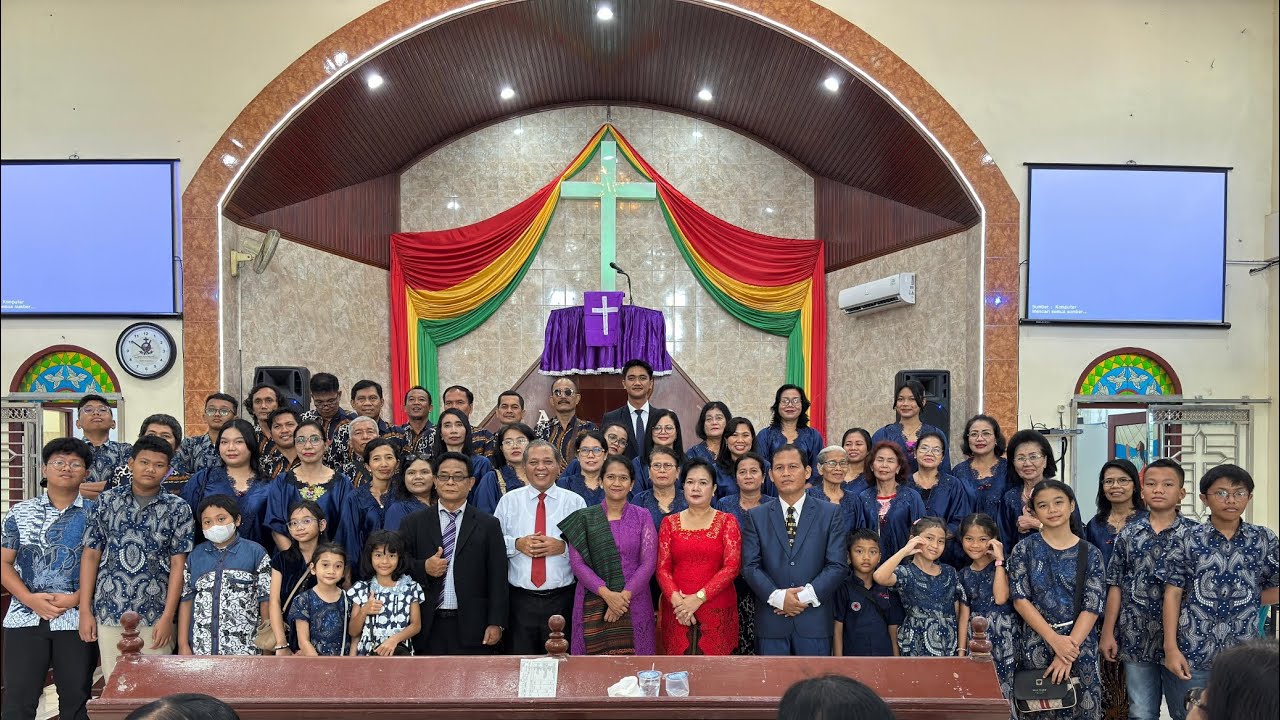 Koor keluarga wijk 6/7 HKBP Melati dalam kunjungan pelayanan koor ke HKBP Dame Purwodadi -Lului hamu