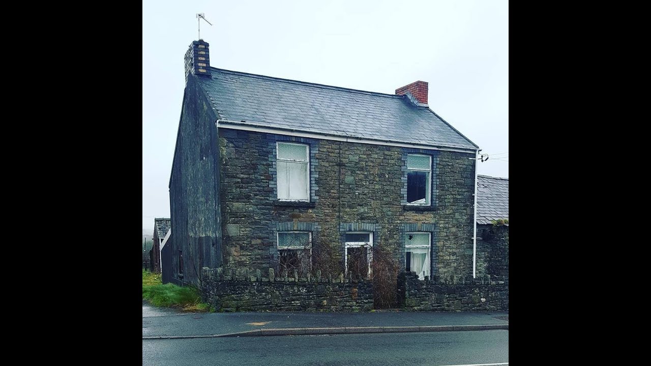 ABANDONED OLD FARM HOUSE LLANELLI SWANSEA