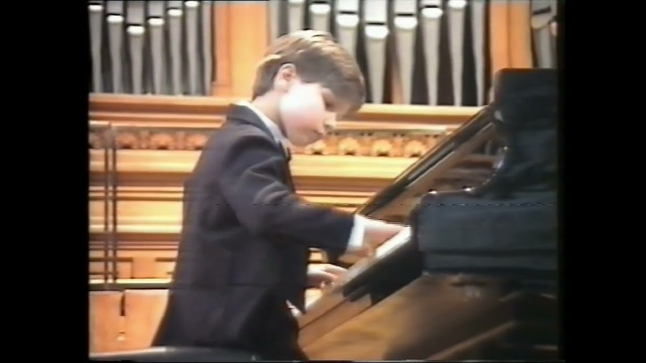 Лукас Генюшас в Большом зале Московской Консерватории. 1997 год.