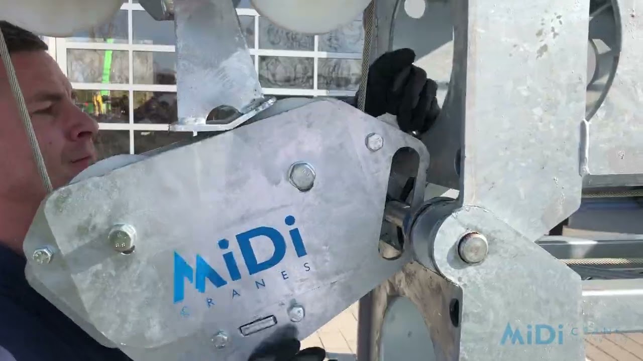 MIDI LT 14 RD-XP - Die Montage unseres 3.5 Tonnen Anhänger-Turmdrehkran