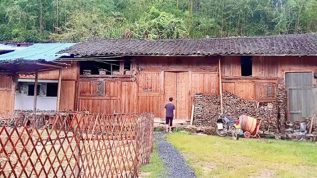 Grandfather gave his grandson an old house and this talented person turned it into a beautiful house