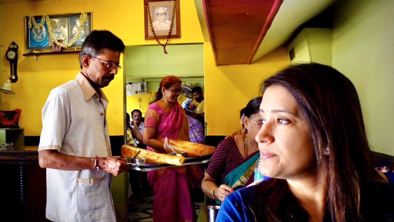 They Say This Is Where MASALA DOSAE Was First Made! Tasting MITRA SAMAJ Buns, Biscuit Roti! Vlog 134