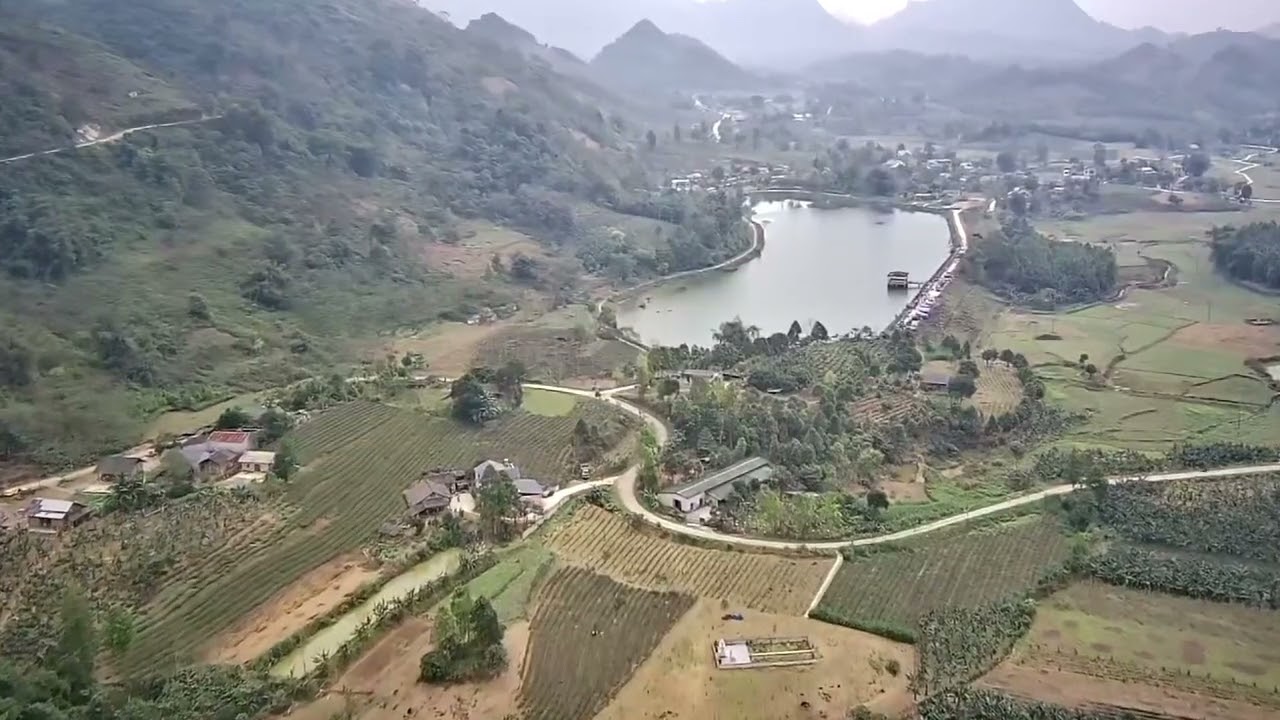 Hồ sinh thái lùng vai mường Khương 