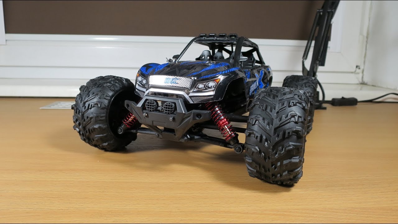 Xinlehong 9137 - Small great RC car