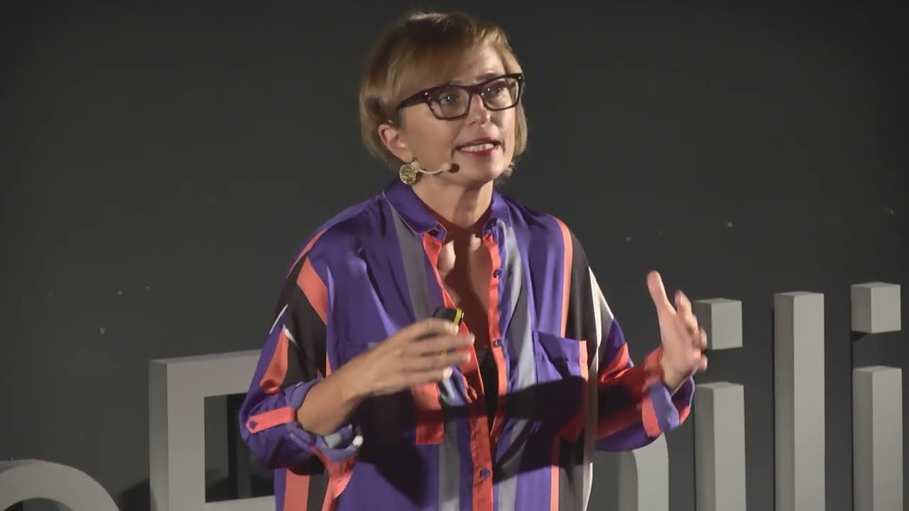 Anticorpi contro l'infodemia | Anna Maria Lorusso | TEDxReggioEmilia