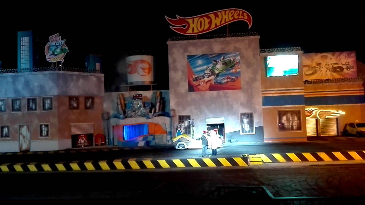 Grosso Guaio A Stunt City...  FANTASTICI!!!