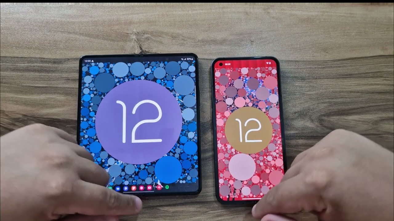 Samsung Galaxy Z Fold 4 vs Nothing Phone (1)