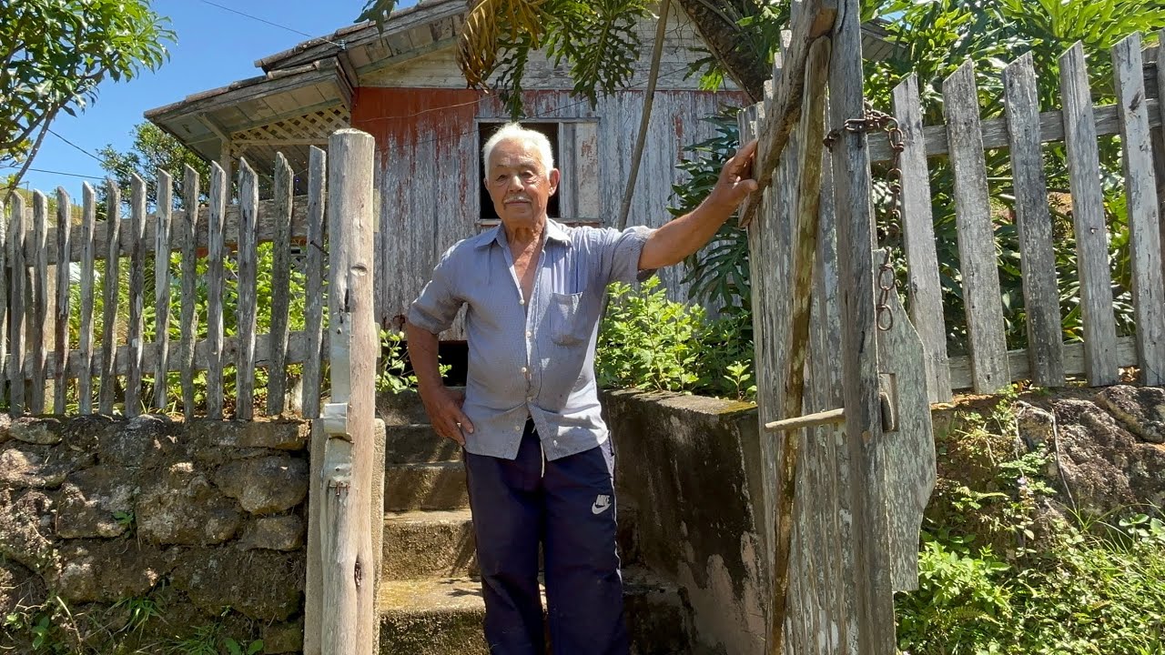 SENHOR DE 89 ANOS VIVE NA ROÇA COM MUITA SIMPLICIDADE