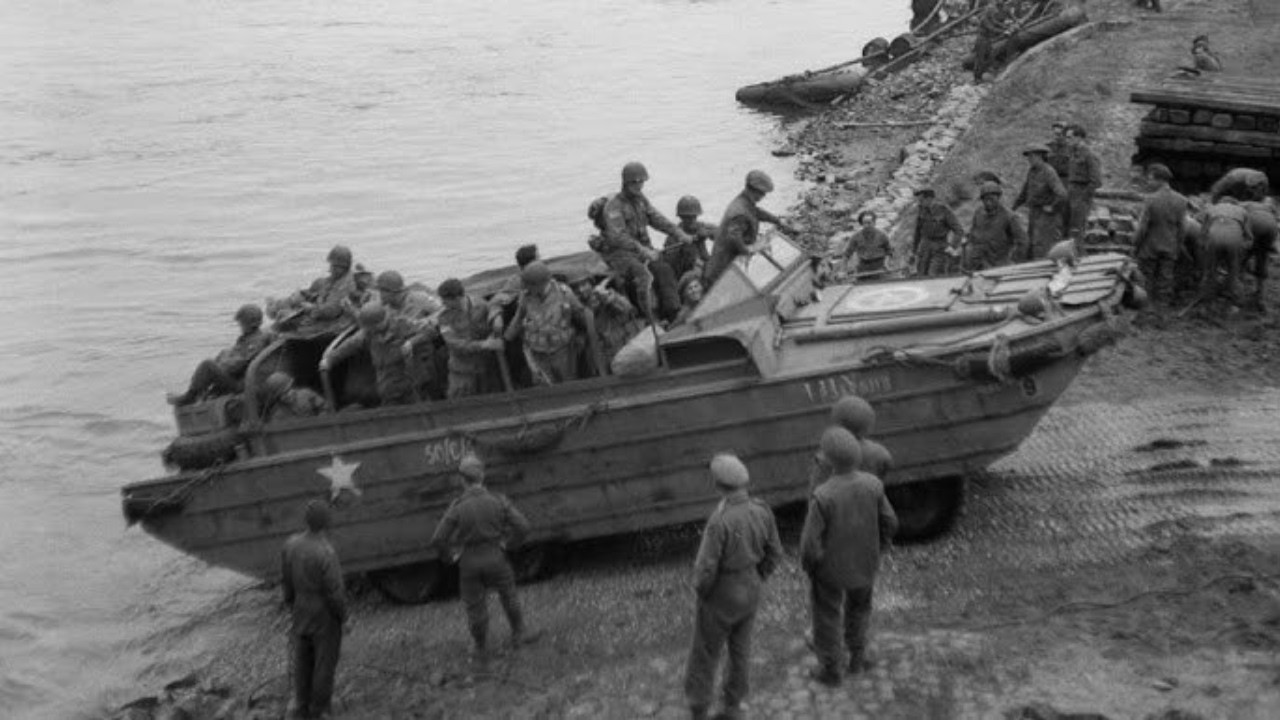 How Detroit&rsquo;s Factories Ended WWII: DUKWs That Crossed the Rhine